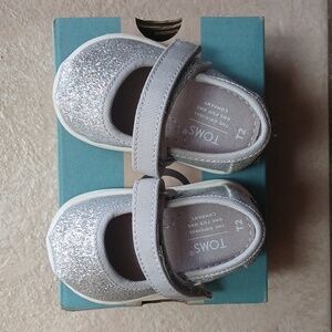 Silver iridescent Glimmer Toms size 2